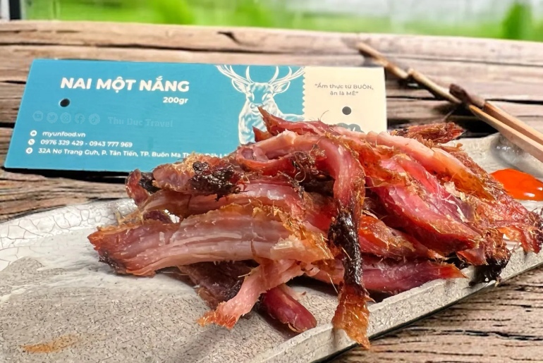 Đặc Sản Sài Gòn Làm Quà — 20 Món Ngon "Cầm Là Thích, Ăn Là Mê"