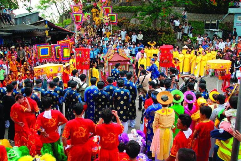 Lễ Hội Miếu Bà Ngũ Hành - Lễ Hội Tôn Vinh Các Vị Thần Ngũ Hành, Biểu Tượng Cho Sự Hài Hòa Của Trời Đất Và Thiên Nhiên