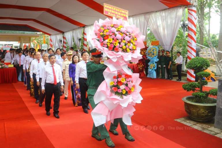 Lễ Dâng Hoa, Dâng Hương Tại Đền Thờ Bác Hồ