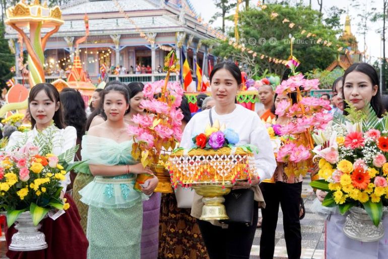 Lễ Hội Dâng Bông – Nét Đẹp Tâm Linh Sóc Trăng
