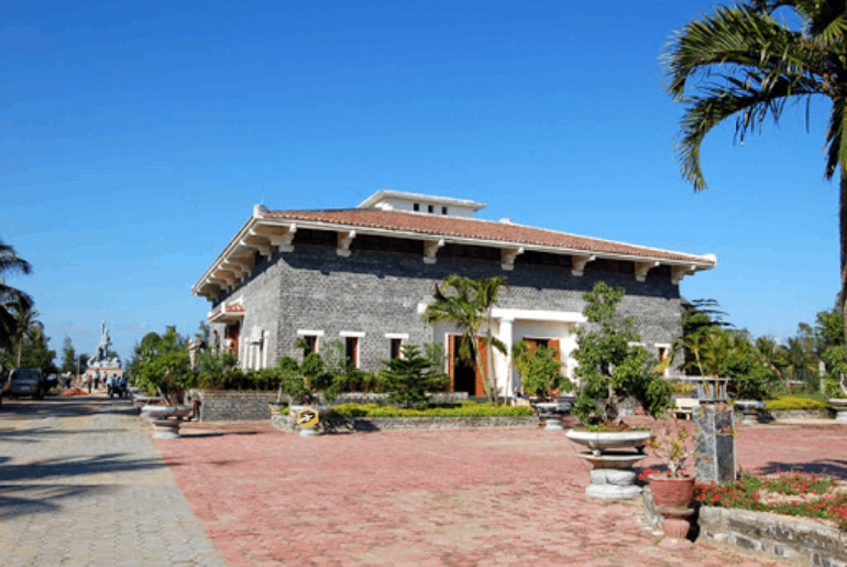 Tour du lịch Đảo Lý Sơn Quảng Ngãi 3 ngày 2 đêm – Vương Quốc Củ Tỏi