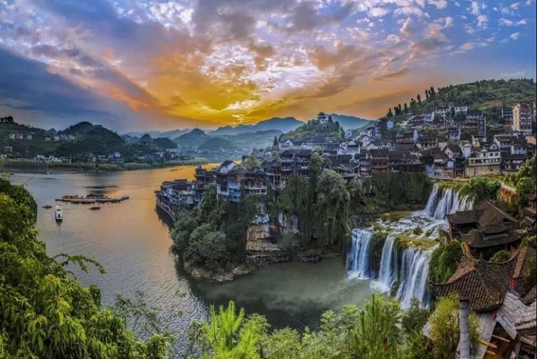 Tour du lịch Phượng Hoàng Cổ Trấn - Trương Gia Giới 5 Ngày 4 Đêm