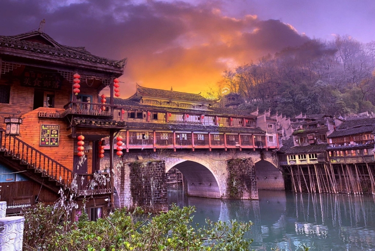 Tour du lịch Phượng Hoàng Cổ Trấn - Trương Gia Giới 5 Ngày 4 Đêm