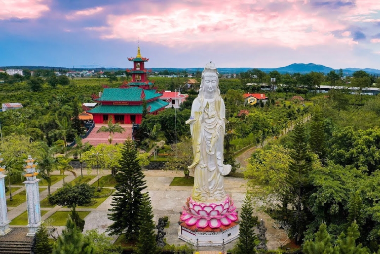 Tour du lịch hành hương 10 Chùa Bảo Lộc – Lâm Đồng 1 ngày 1 đêm