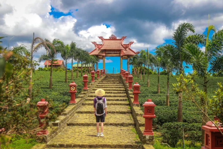 Tour du lịch hành hương 10 Chùa Bảo Lộc – Lâm Đồng 1 ngày 1 đêm